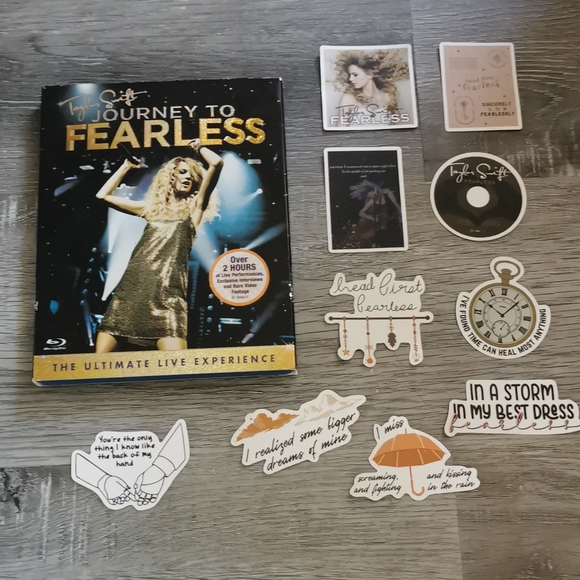 Taylor Swift Other - Taylor Swift Fearless Blu-ray & Stickers